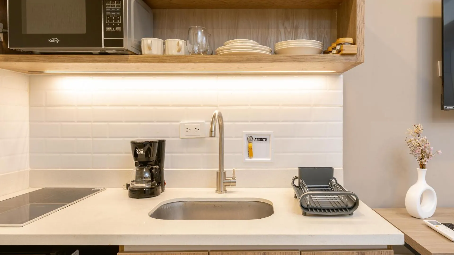 Aparta Estudio En El Poblado - Ac Y Wi Fi ميديلين شقة