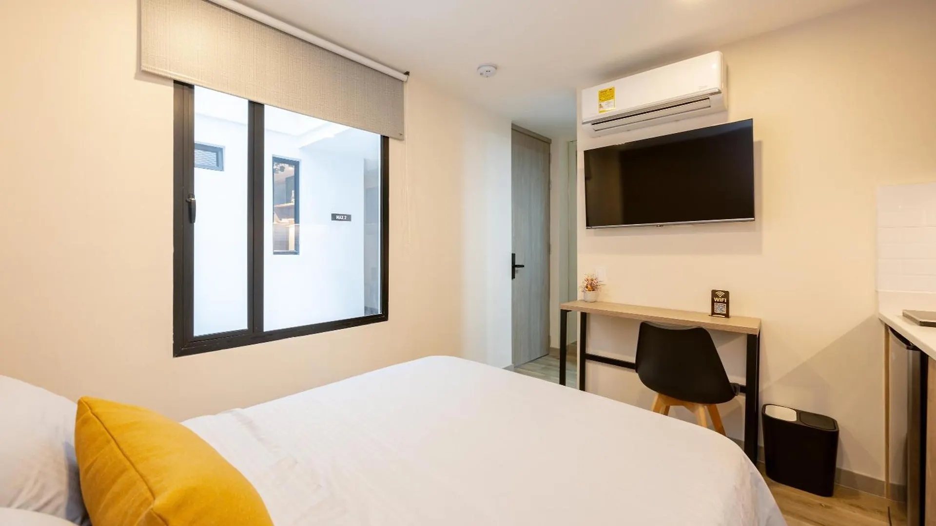 Aparta Estudio En El Poblado - Ac Y Wi Fi Medellin