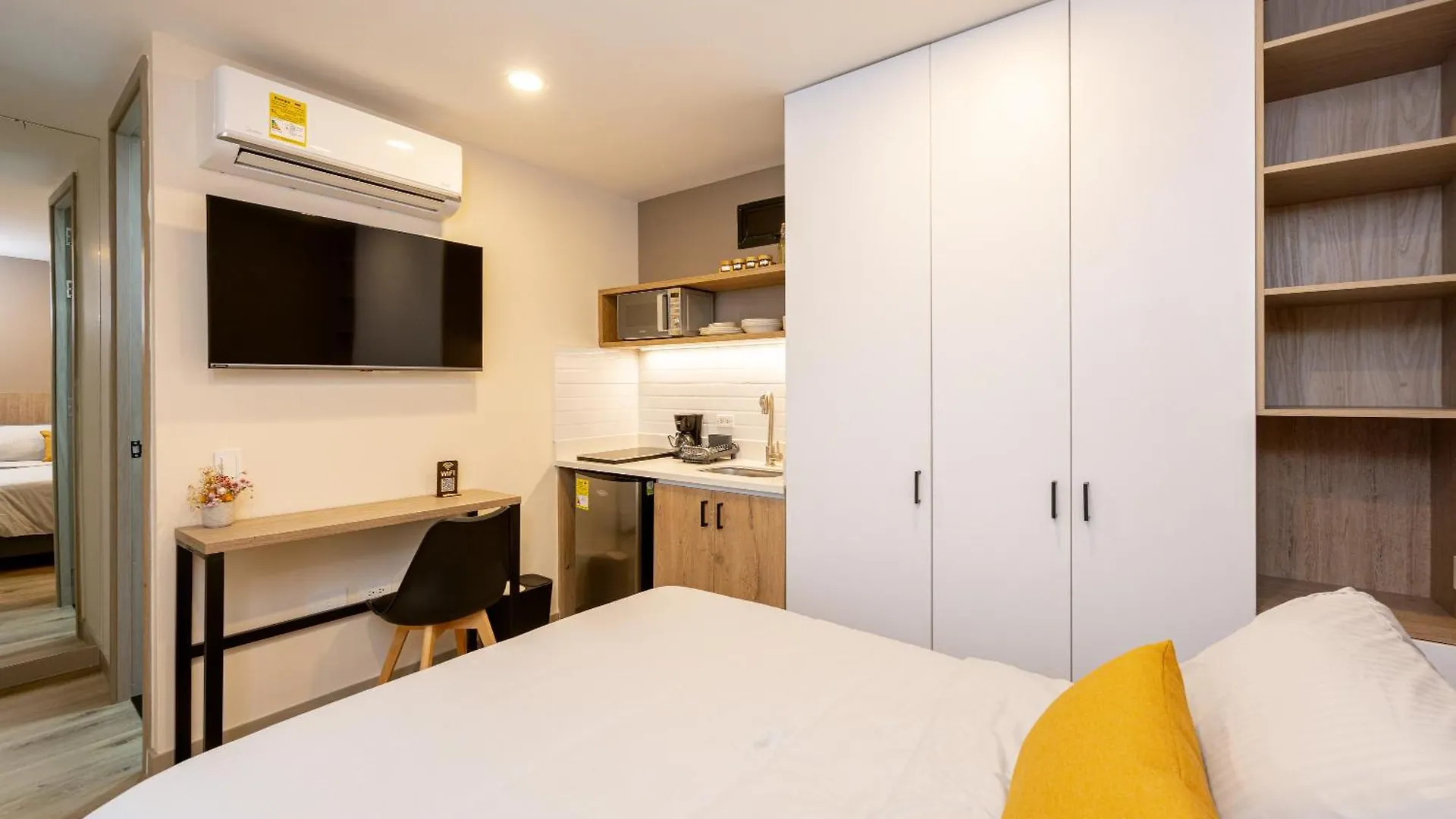 Apartment Aparta Estudio En El Poblado - Ac Y Wi Fi Medellin Colombia