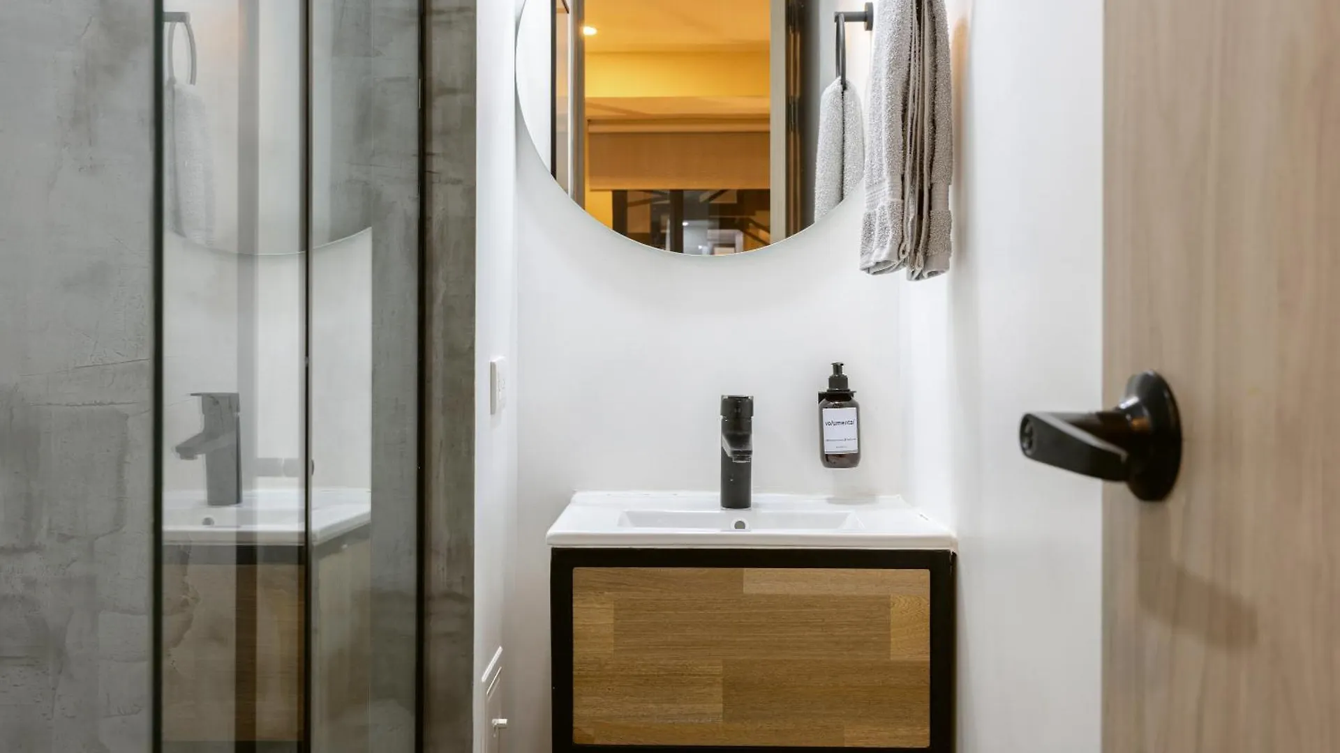 Apartment Aparta Estudio En El Poblado - Ac Y Wi Fi Medellin